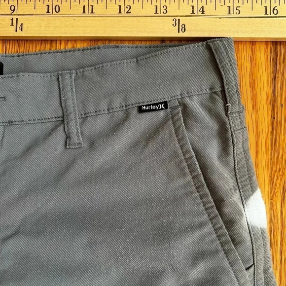 Hurley shorts made with Nike DryFit - Picture 3 of 5